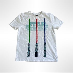 GAP boys Star Wars T-Shirt. Fits approx ages 9-11.